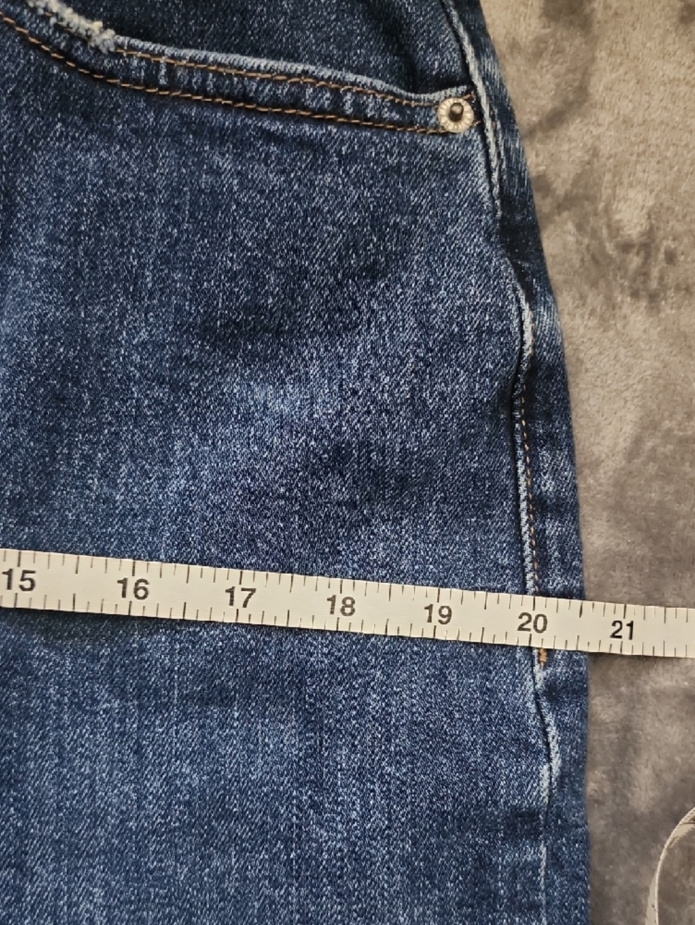 Old Navy 12 Tall Extra High-Rise Curvy Sky-Hi Straight Jeans - Picture 8 of 11